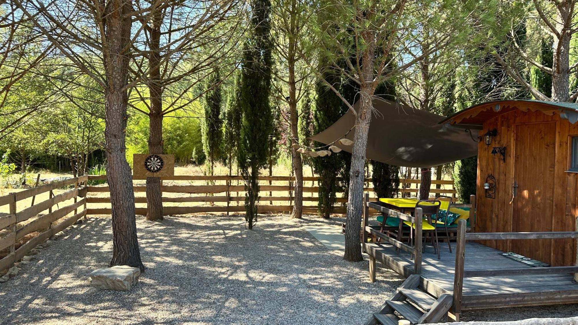 Superbe Roulotte De Charme Campsite Bagnols-en-Foret